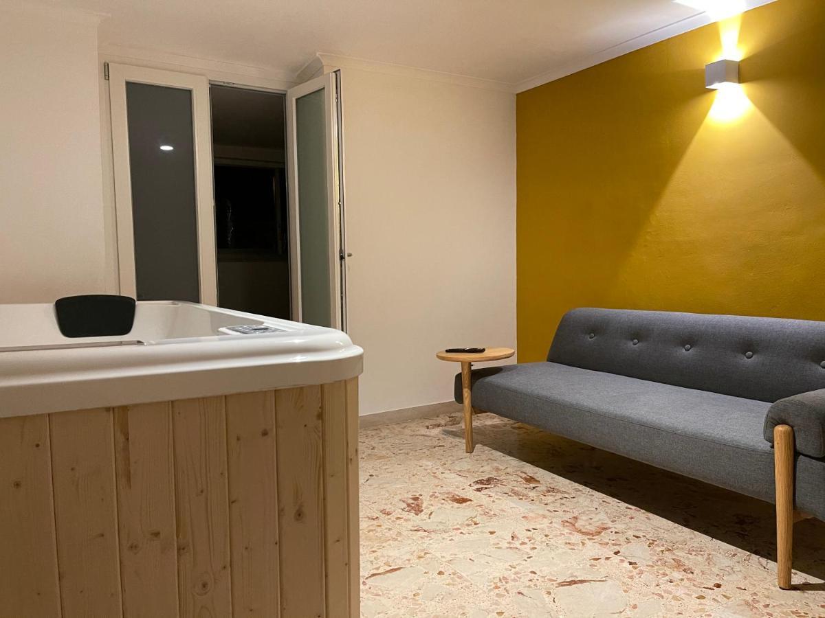 Charme Rooms Tarent Zewnętrze zdjęcie